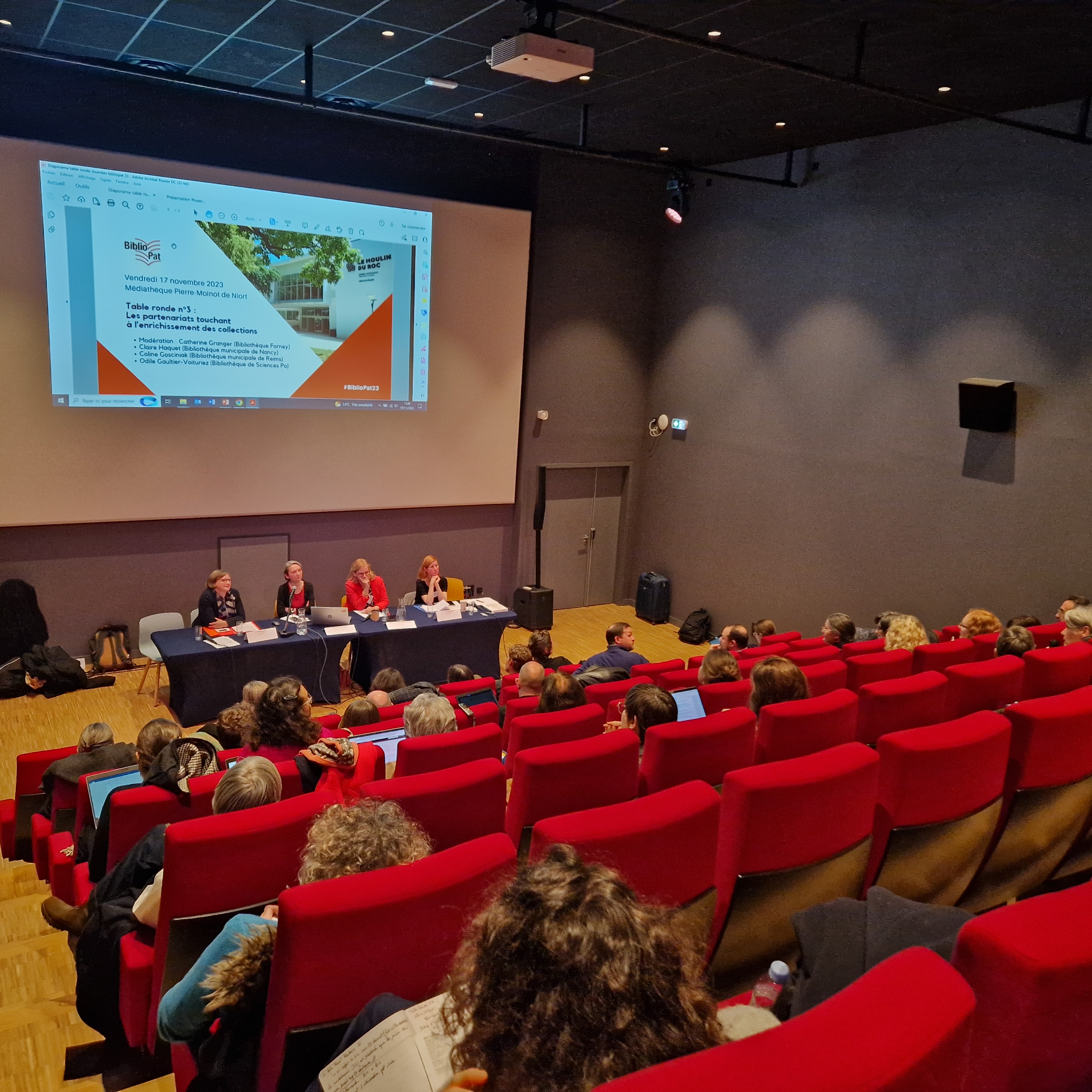 Vue de l'auditorium de la Médiathèque de Niort